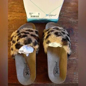 NWT X Appeal Teddie Leopard women’s slides sz 6, still in box